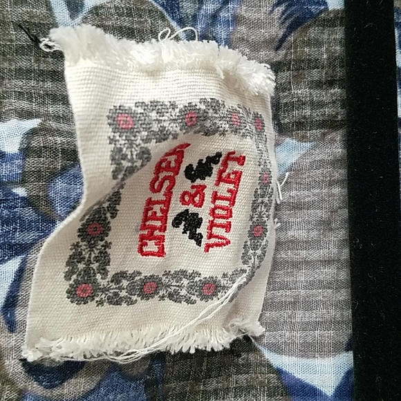 Chelsea & Violet  Tunic - Picture 3 of 7